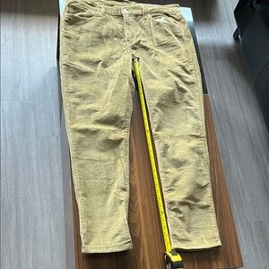 Levi's Men's Beige yellow Corduroy Pants
